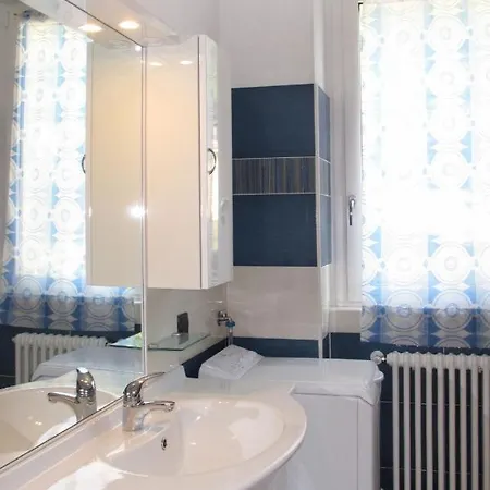 Elisabetta - Gla116 By Interhome ג'רה לאריו